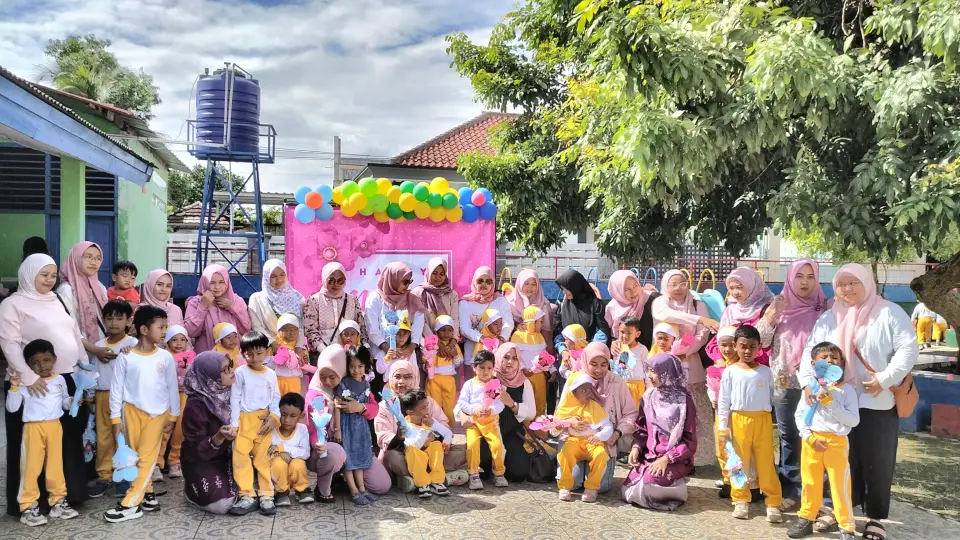 Kelompok B1 bersama wali murid